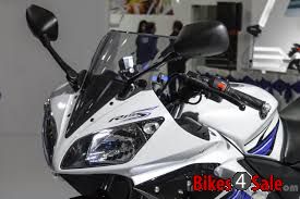 White&blue Yamaha YZF R15 S