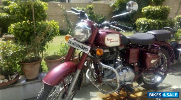 Maroon Royal Enfield Classic 500