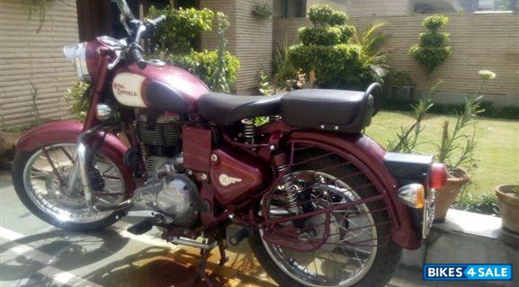 Maroon Royal Enfield Classic 500 Maroon Royal Enfield Classic 500