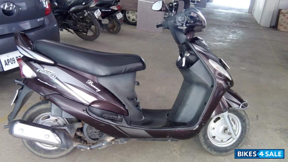 Brown Mahindra Rodeo