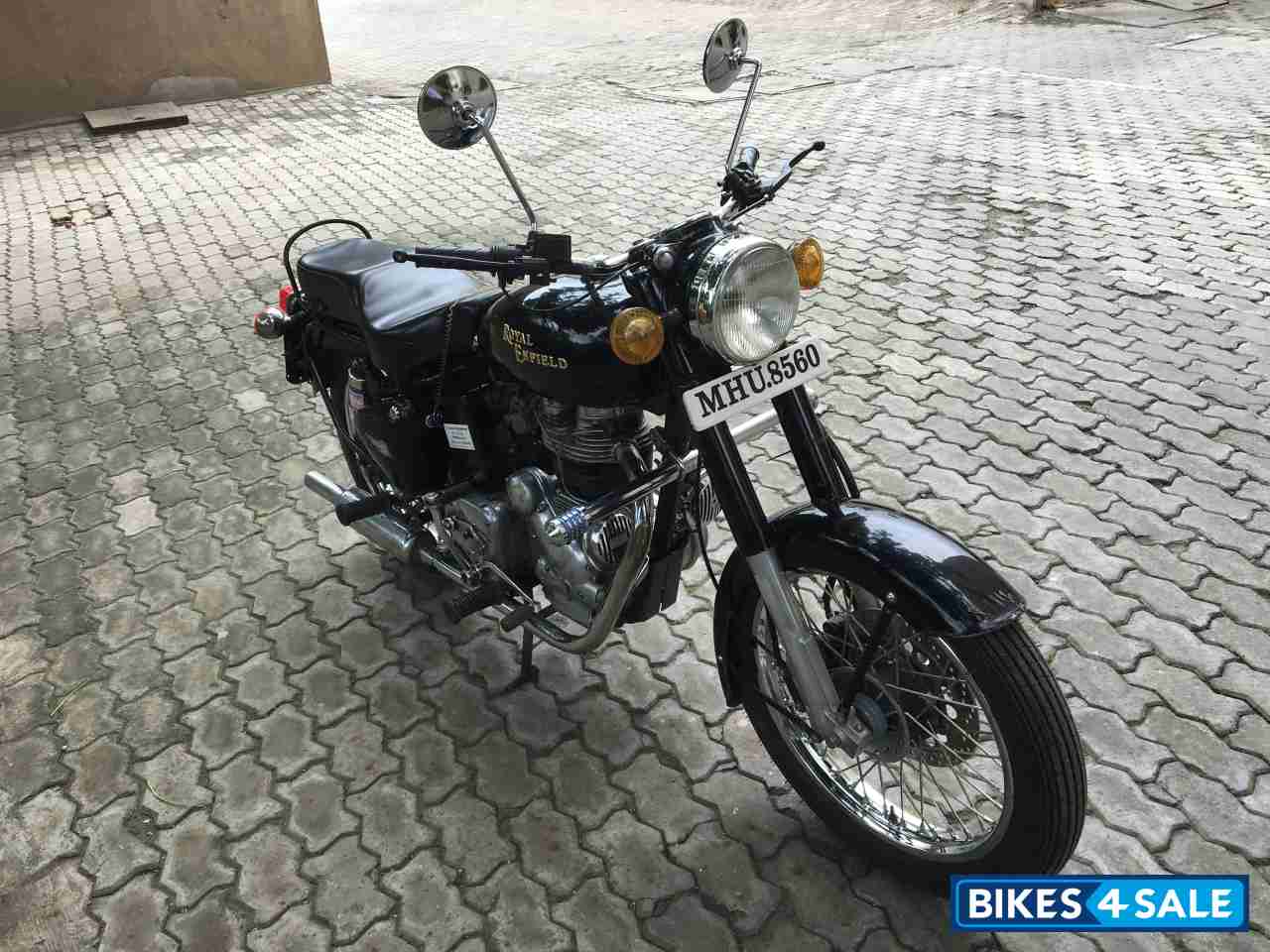 Black Royal Enfield Bullet Standard 350