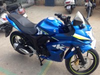 Blue Suzuki Gixxer SF