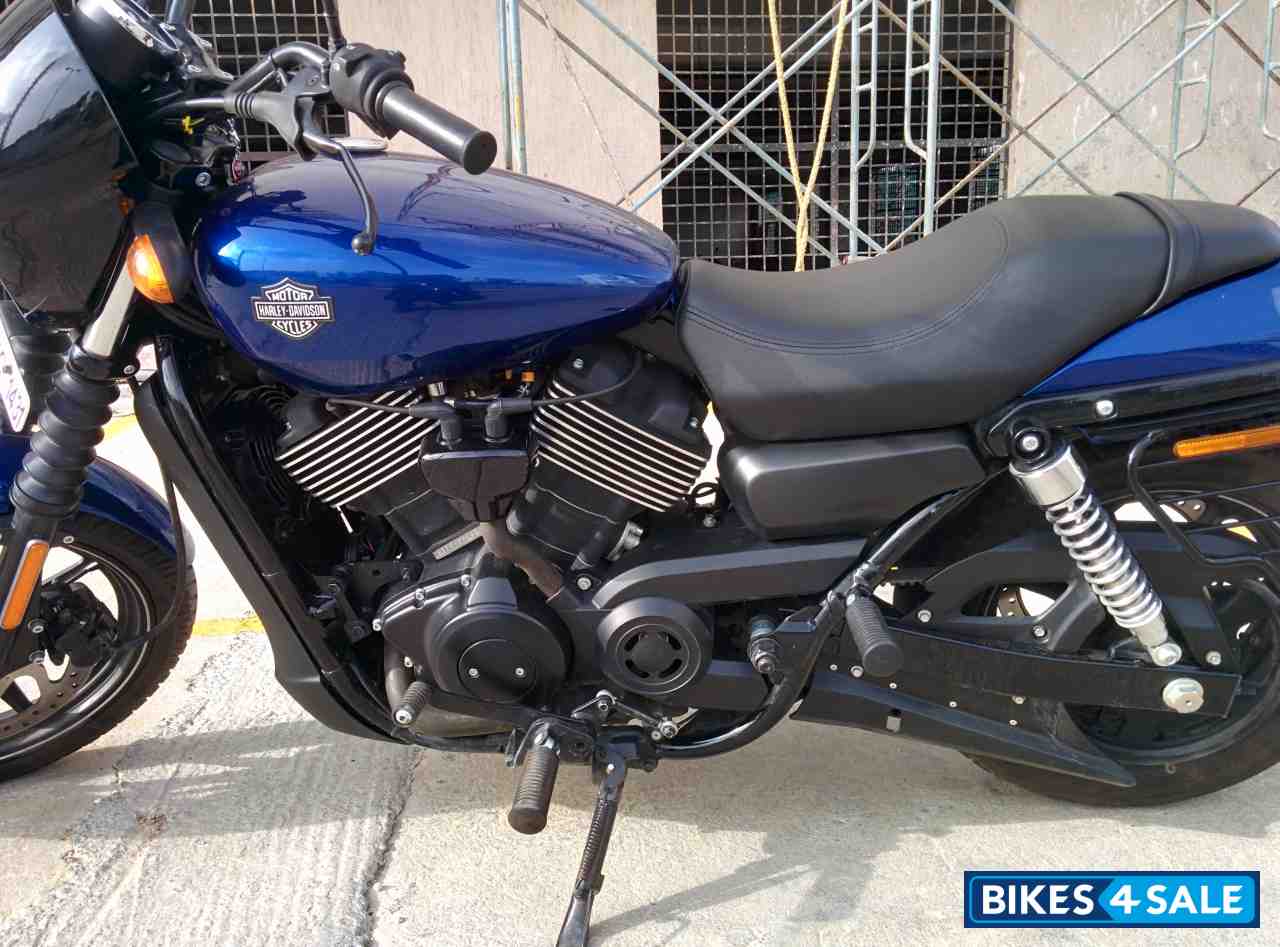 Blue Harley Davidson Street 750