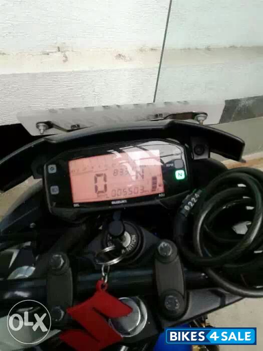 White And Blue Suzuki Gixxer 150