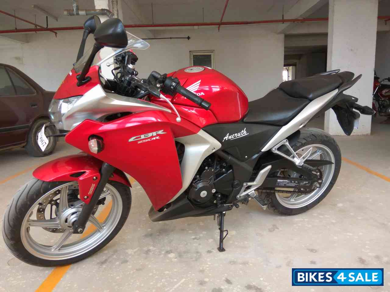 Red Honda CBR 250R