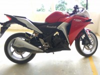 Red Honda CBR 250R