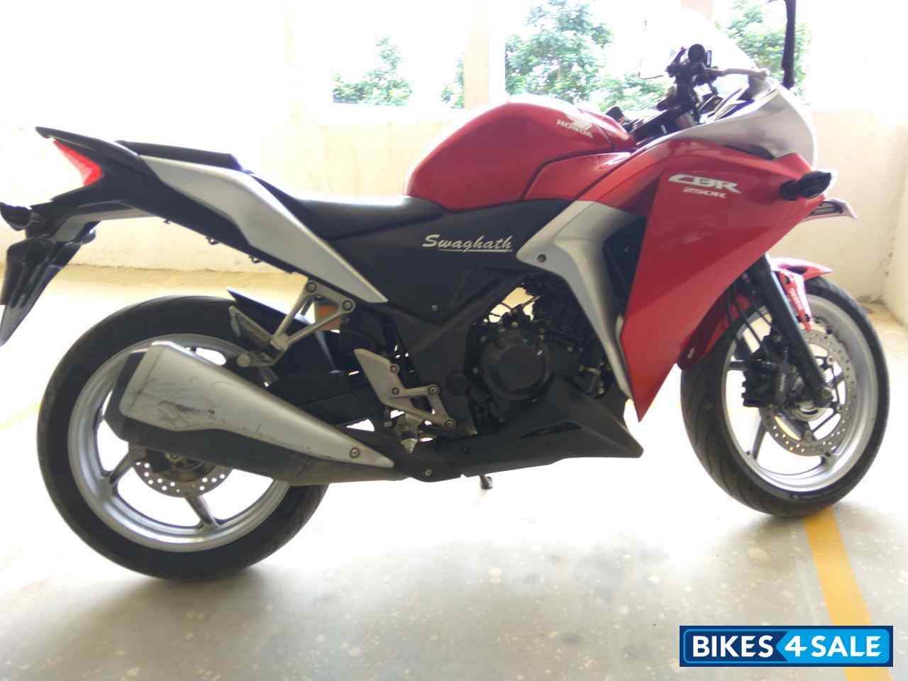Red Honda CBR 250R