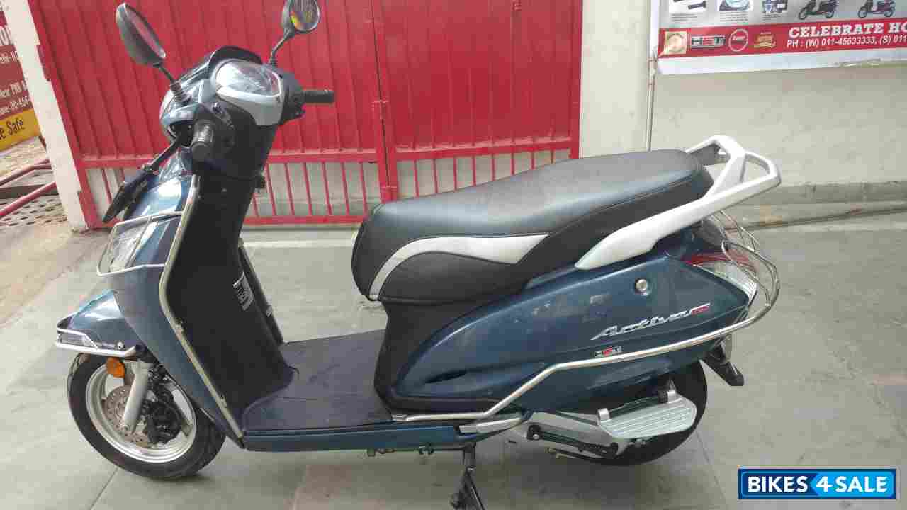 Blue Honda Activa 125