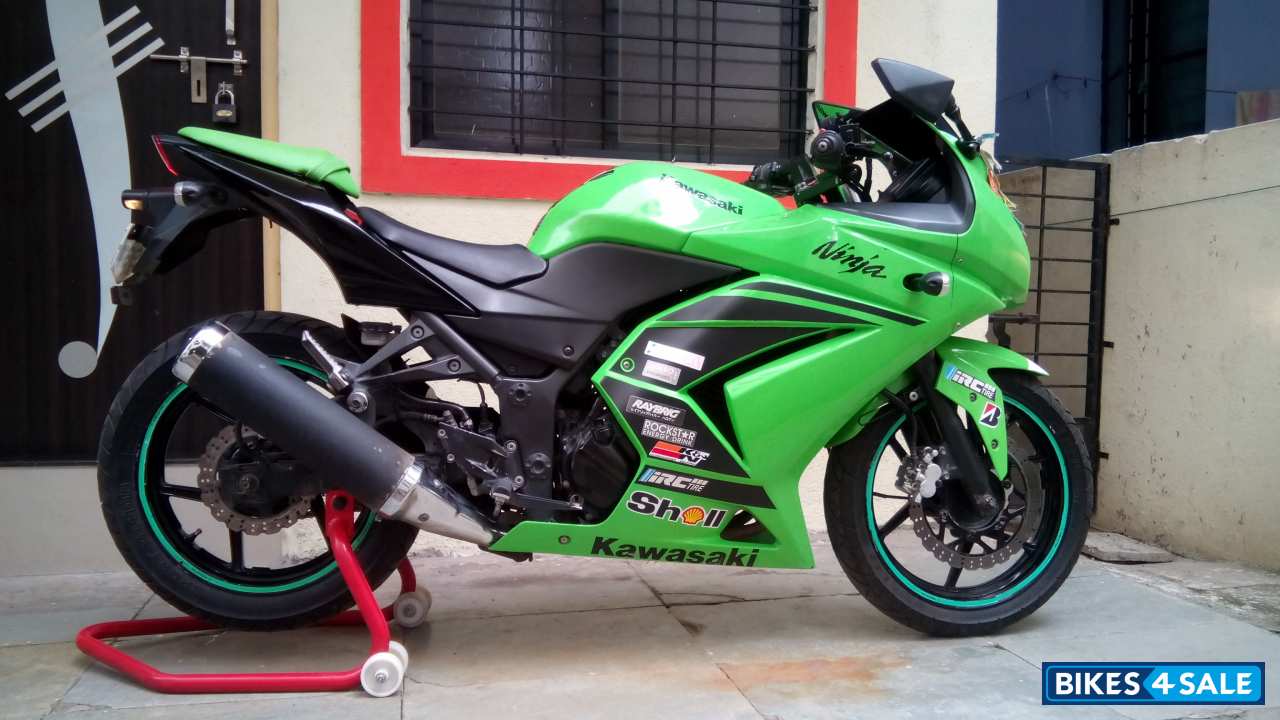 Green Kawasaki Ninja 250R