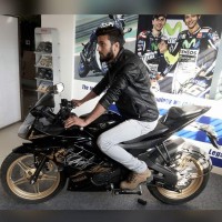 Golden Black Yamaha YZF R15 V2