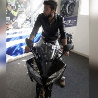 Golden Black Yamaha YZF R15 V2