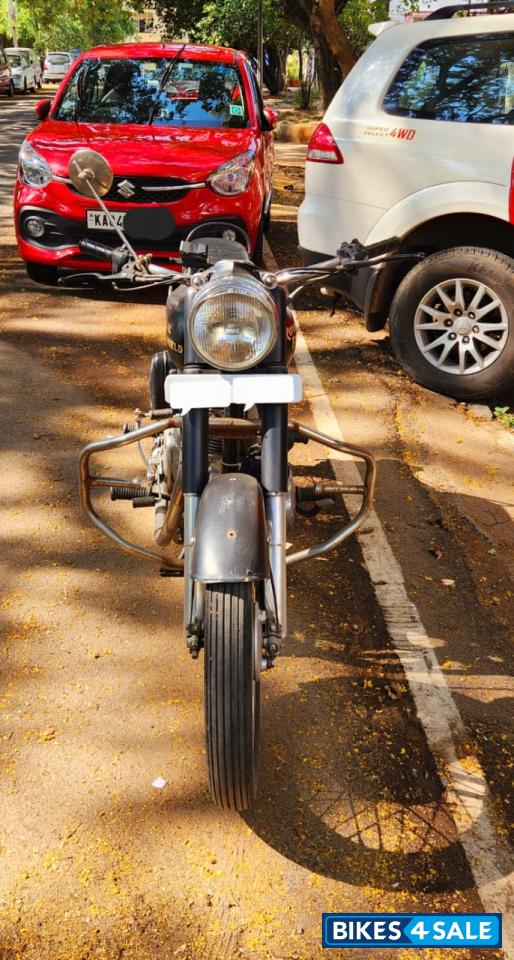 Black Royal Enfield Bullet Standard 350