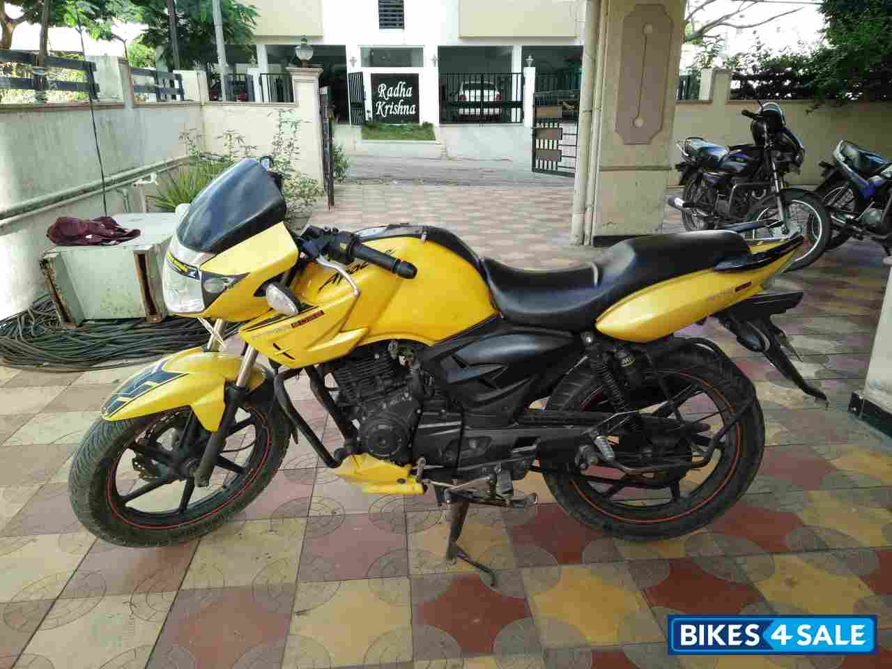 Yellow TVS Apache RTR 160