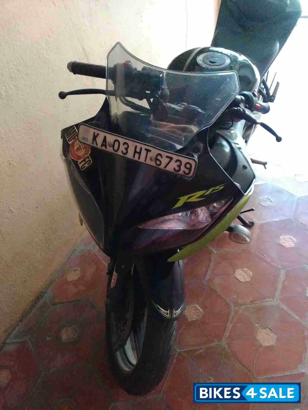 Black And Green Yamaha YZF R15