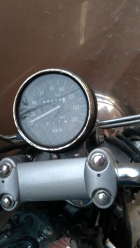 Black Bajaj Avenger 220 DTS-i