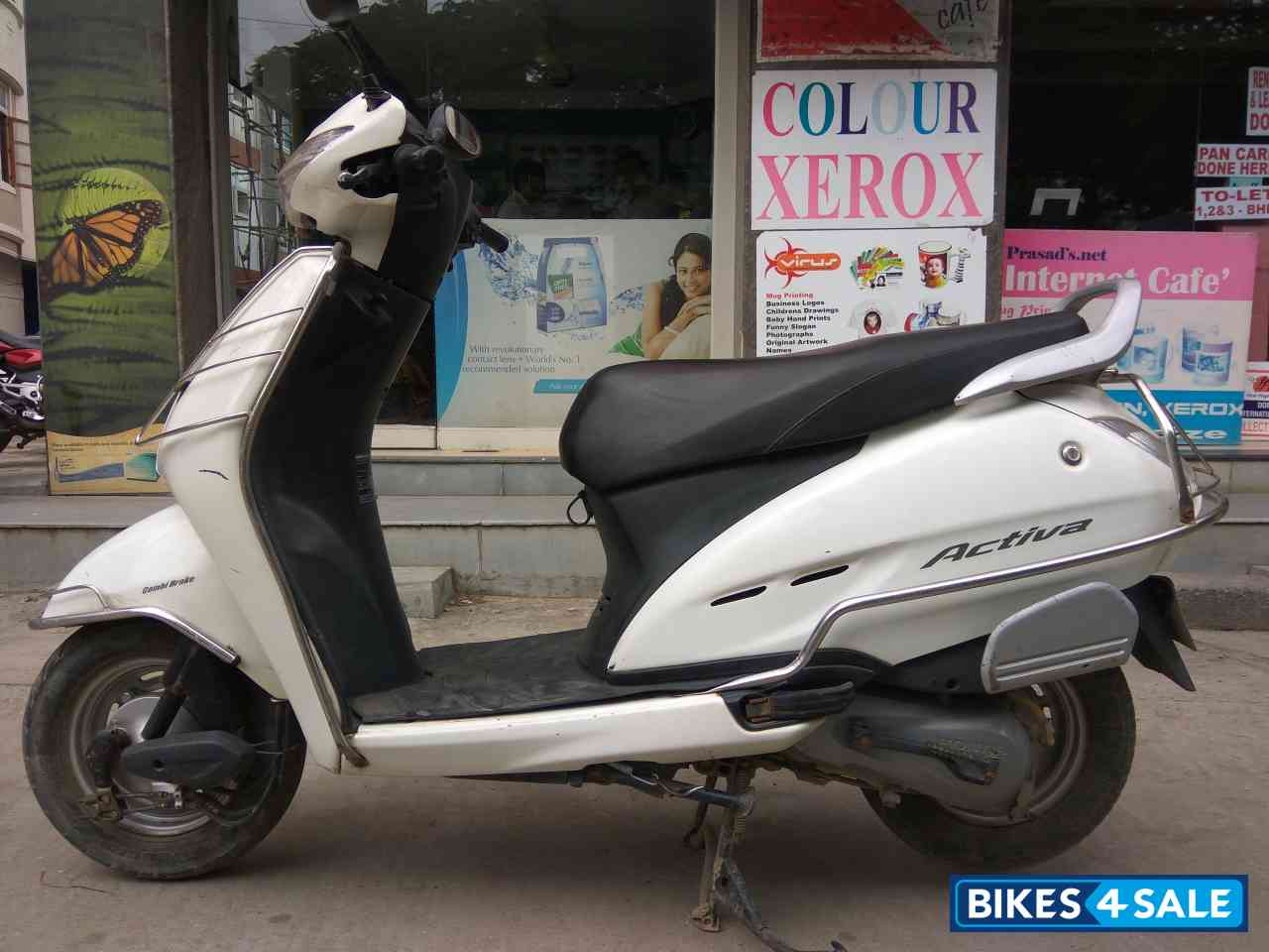 White Honda Activa