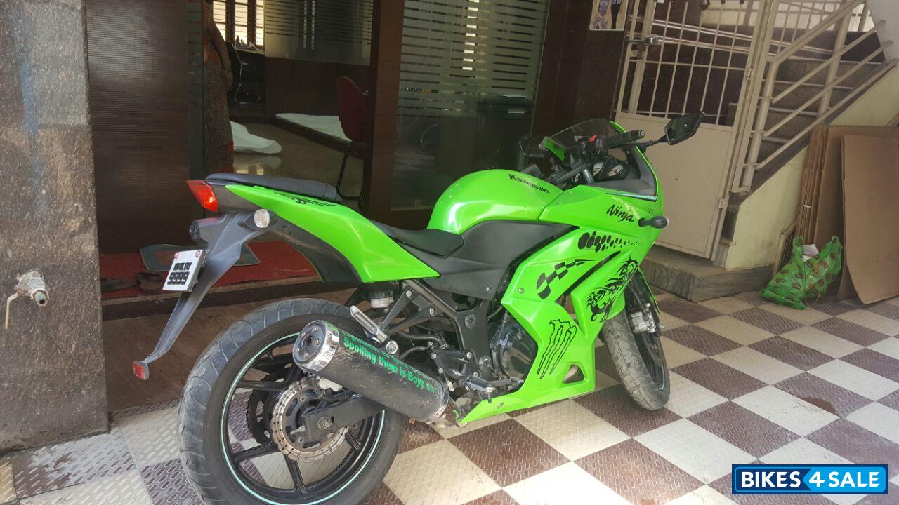 Green Kawasaki Ninja 250R