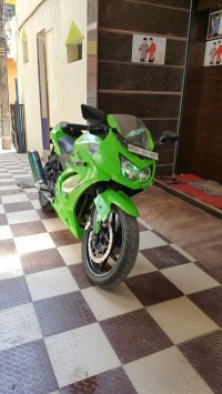 Green Kawasaki Ninja 250R