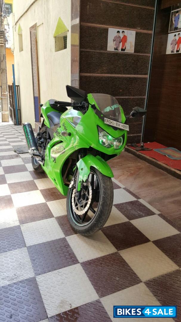 Green Kawasaki Ninja 250R