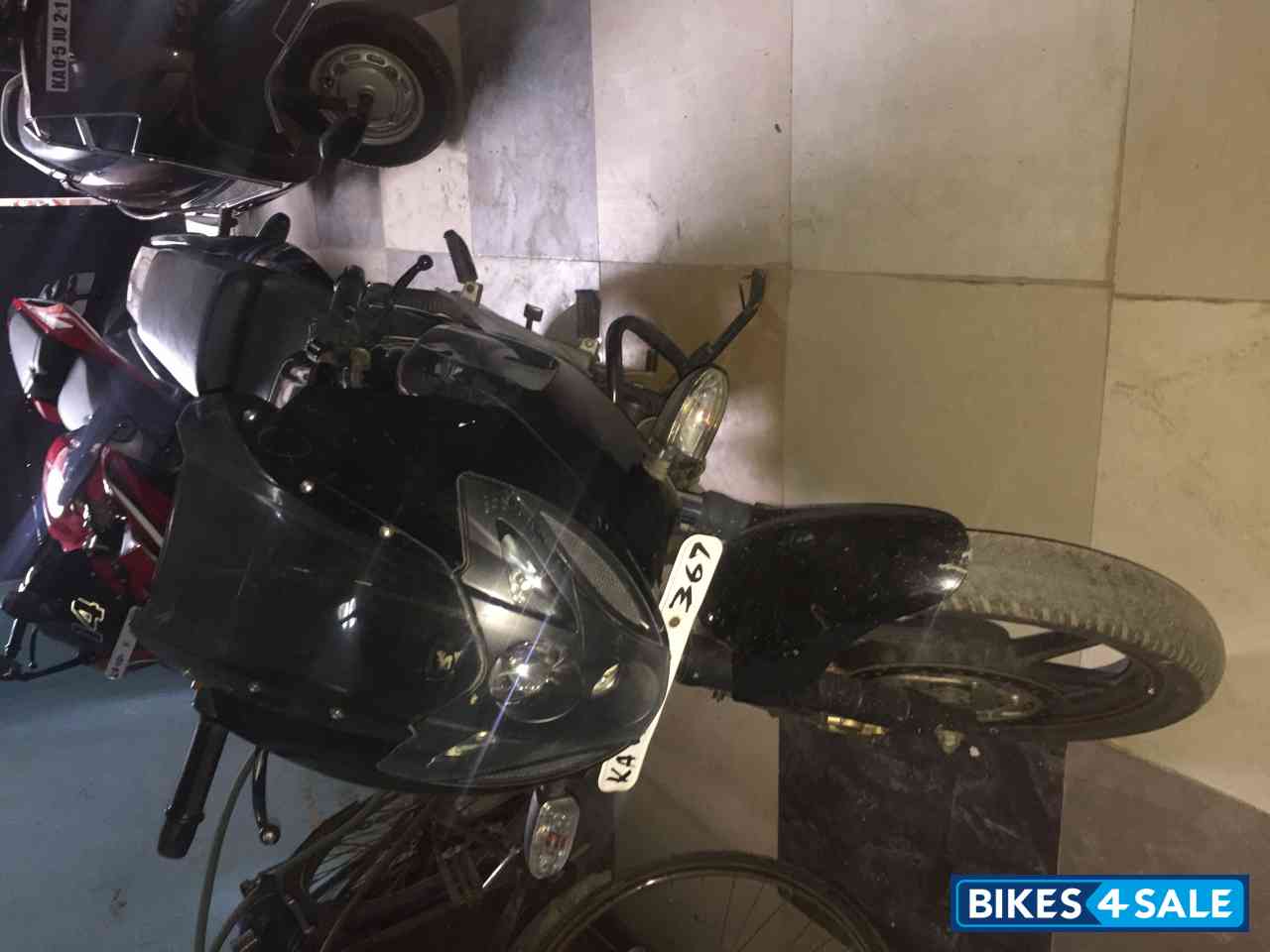 Black Bajaj Pulsar 220 DTSFi