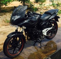 Black Bajaj Pulsar 220 DTSFi