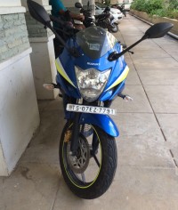 Blue Suzuki Gixxer SF