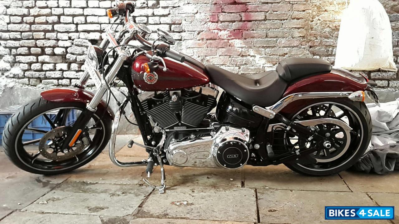 Maroon Harley Davidson Breakout