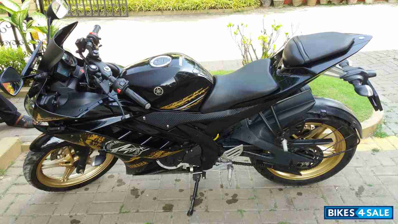 Black And Gold Yamaha YZF R15 V2 Black And Gold Yamaha YZF R15 V2