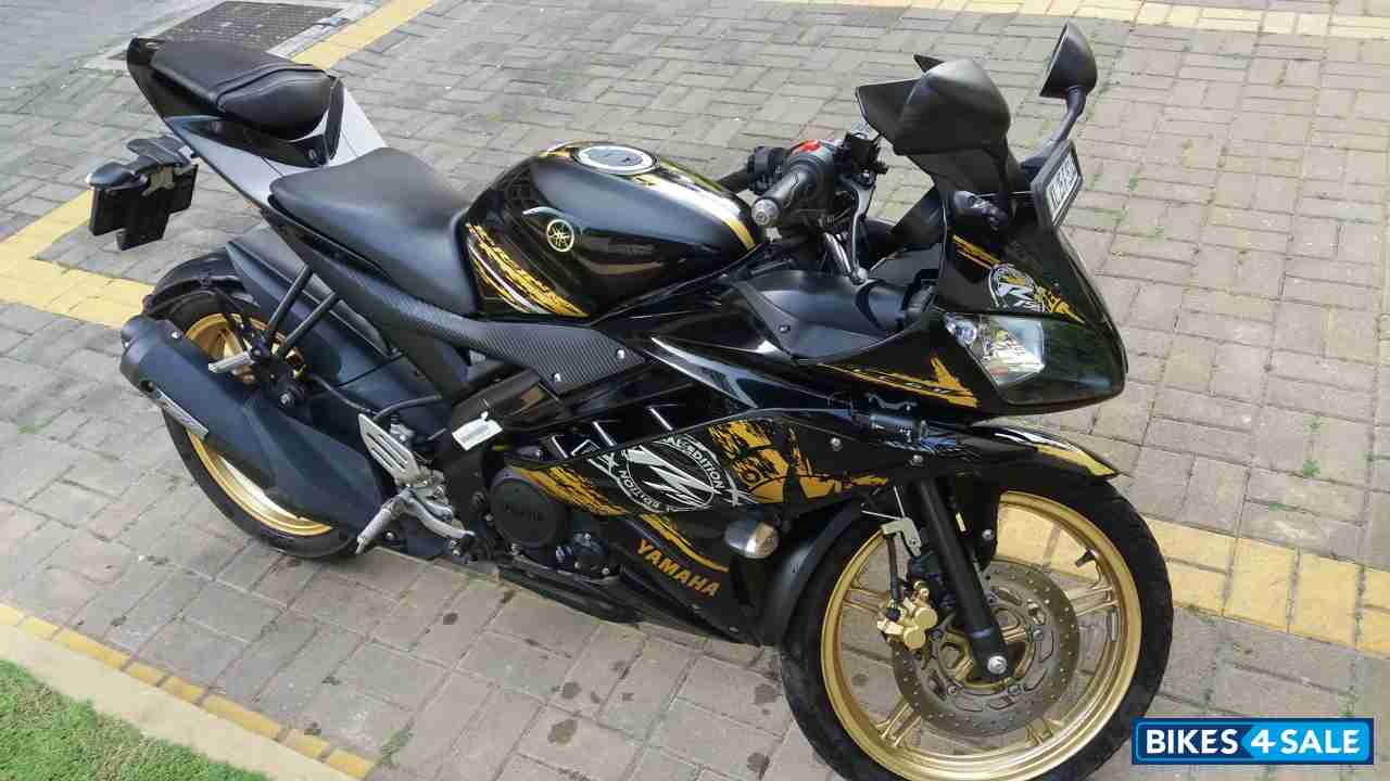 Black And Gold Yamaha YZF R15 V2