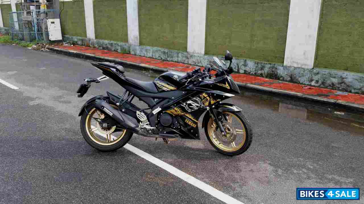 Black And Gold Yamaha YZF R15 V2