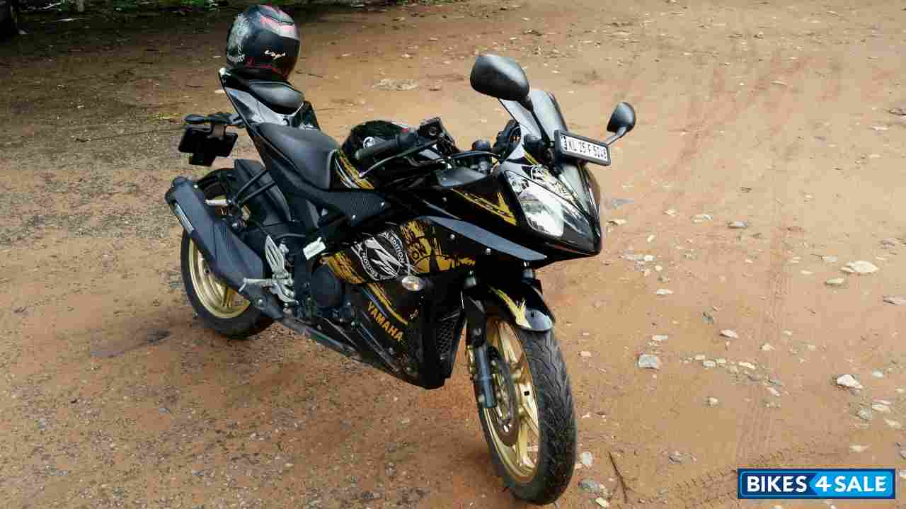 Black And Gold Yamaha YZF R15 V2