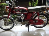 Red Yamaha  Yamaha L2G 100 cc 2 Stroke