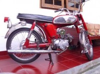 Red Yamaha  Yamaha L2G 100 cc 2 Stroke