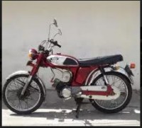 Red Yamaha  Yamaha L2G 100 cc 2 Stroke