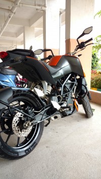 Orange KTM Duke 200