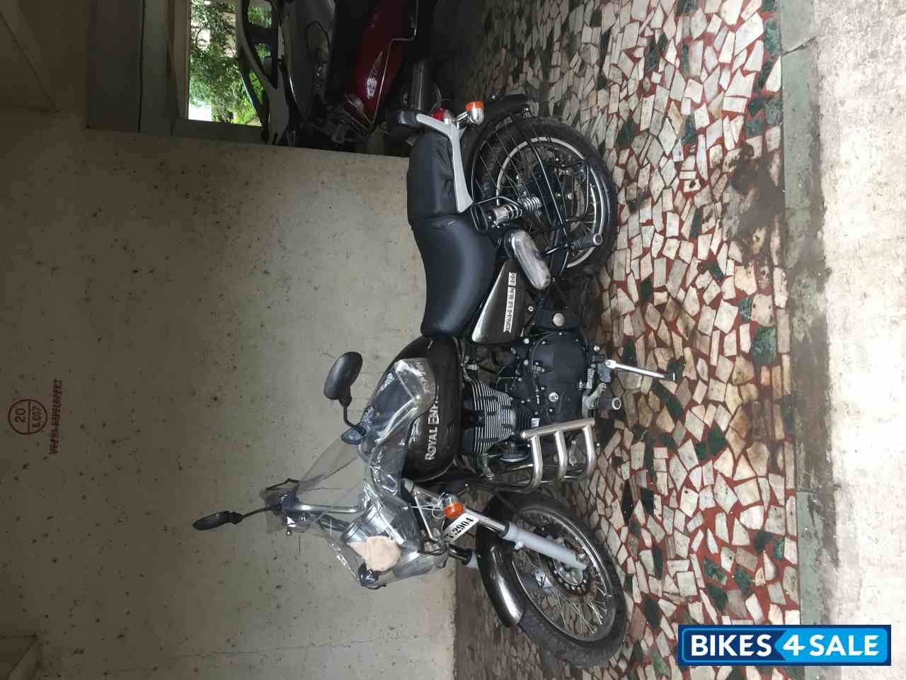 Lightning Royal Enfield Thunderbird 500