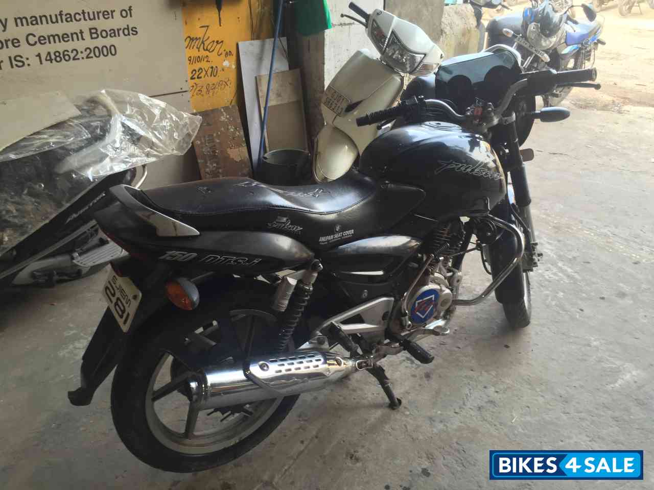Black Bajaj Pulsar 150 DTSi