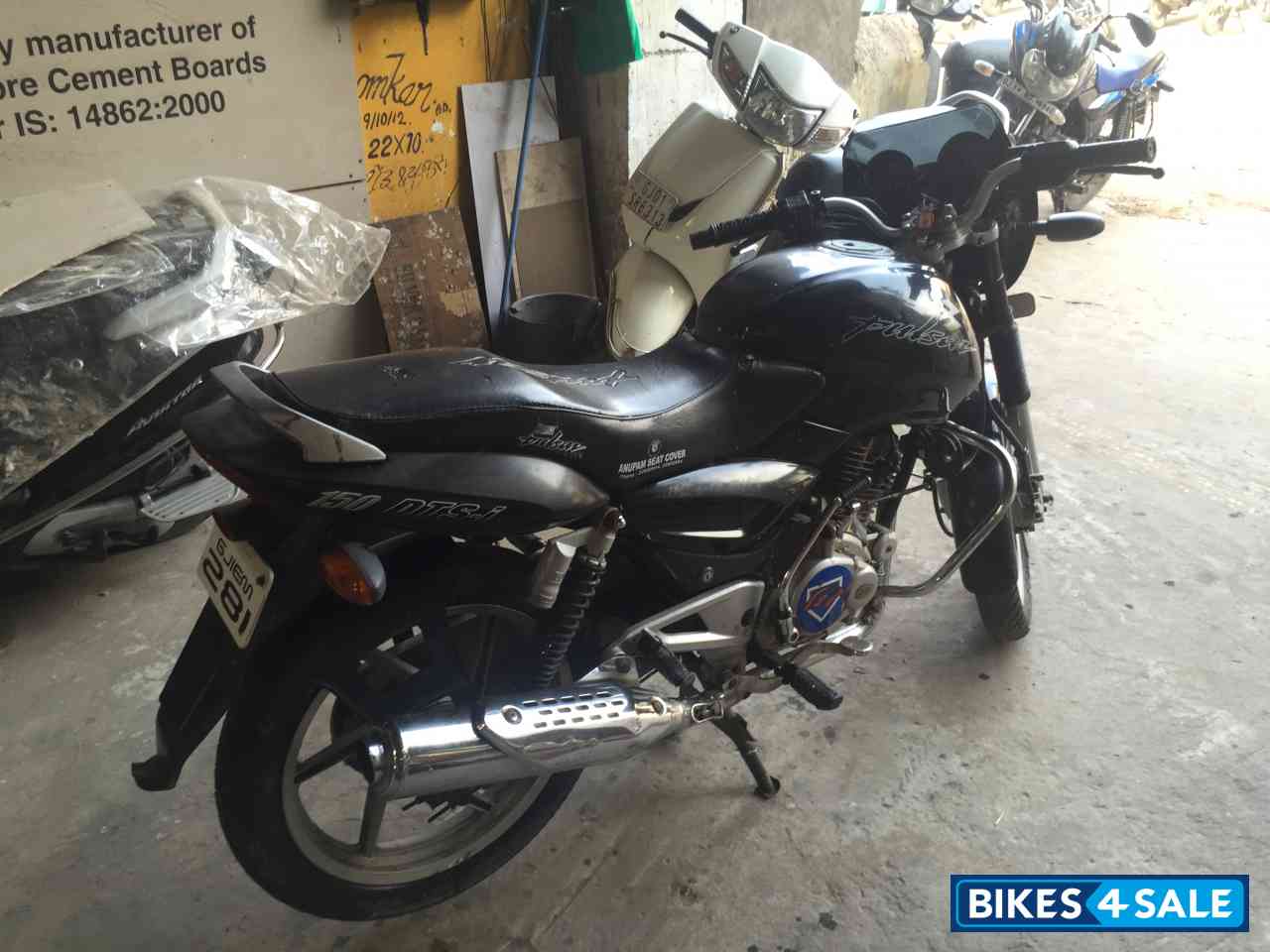 Black Bajaj Pulsar 150 DTSi