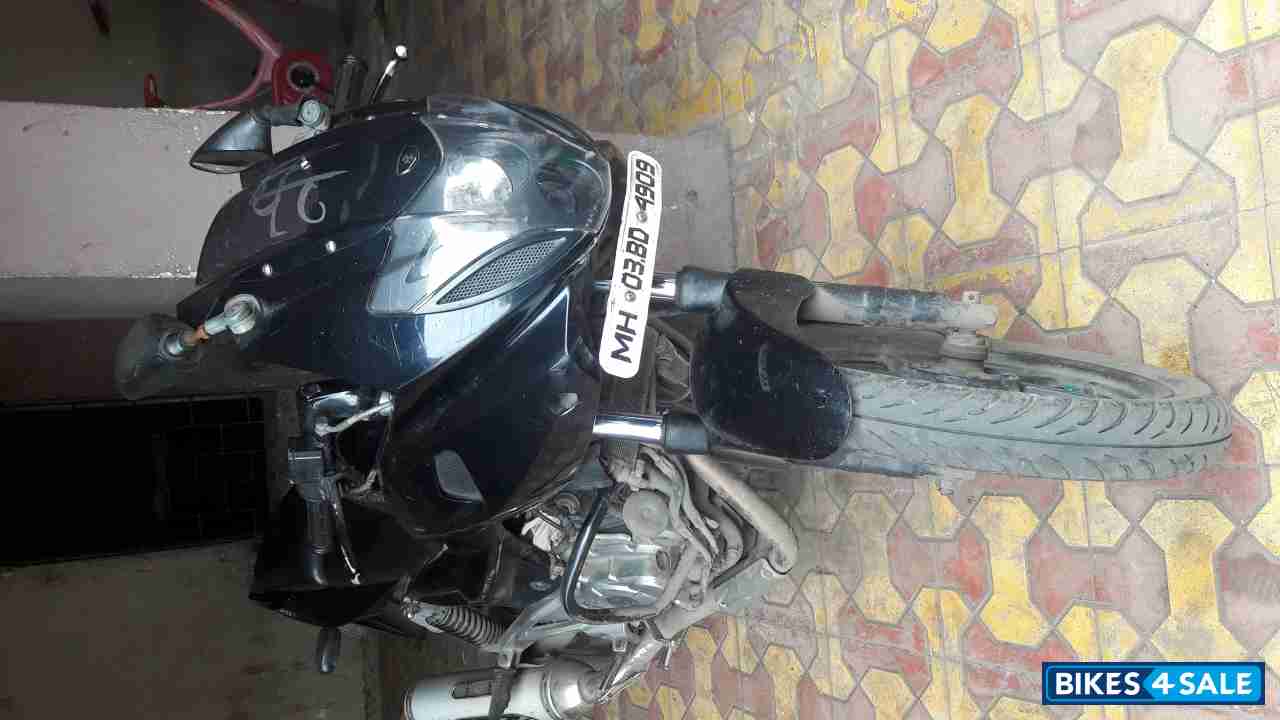 Black Bajaj Pulsar 220 DTSFi