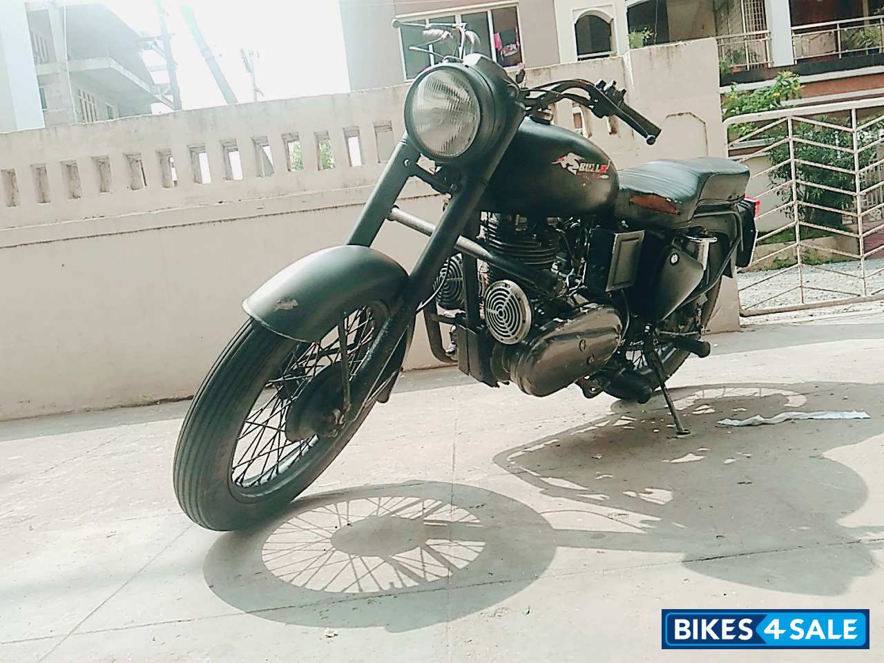 Dull Black Royal Enfield Bullet Standard 350