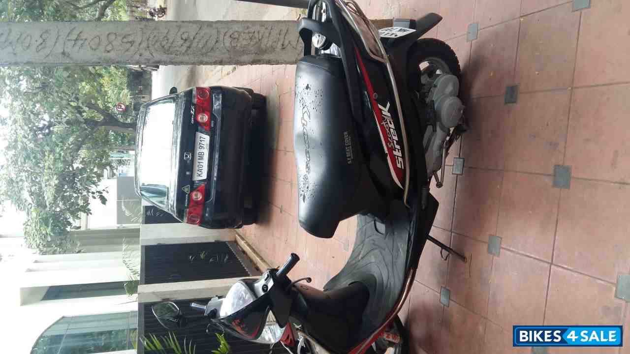 Marun TVS Scooty Streak