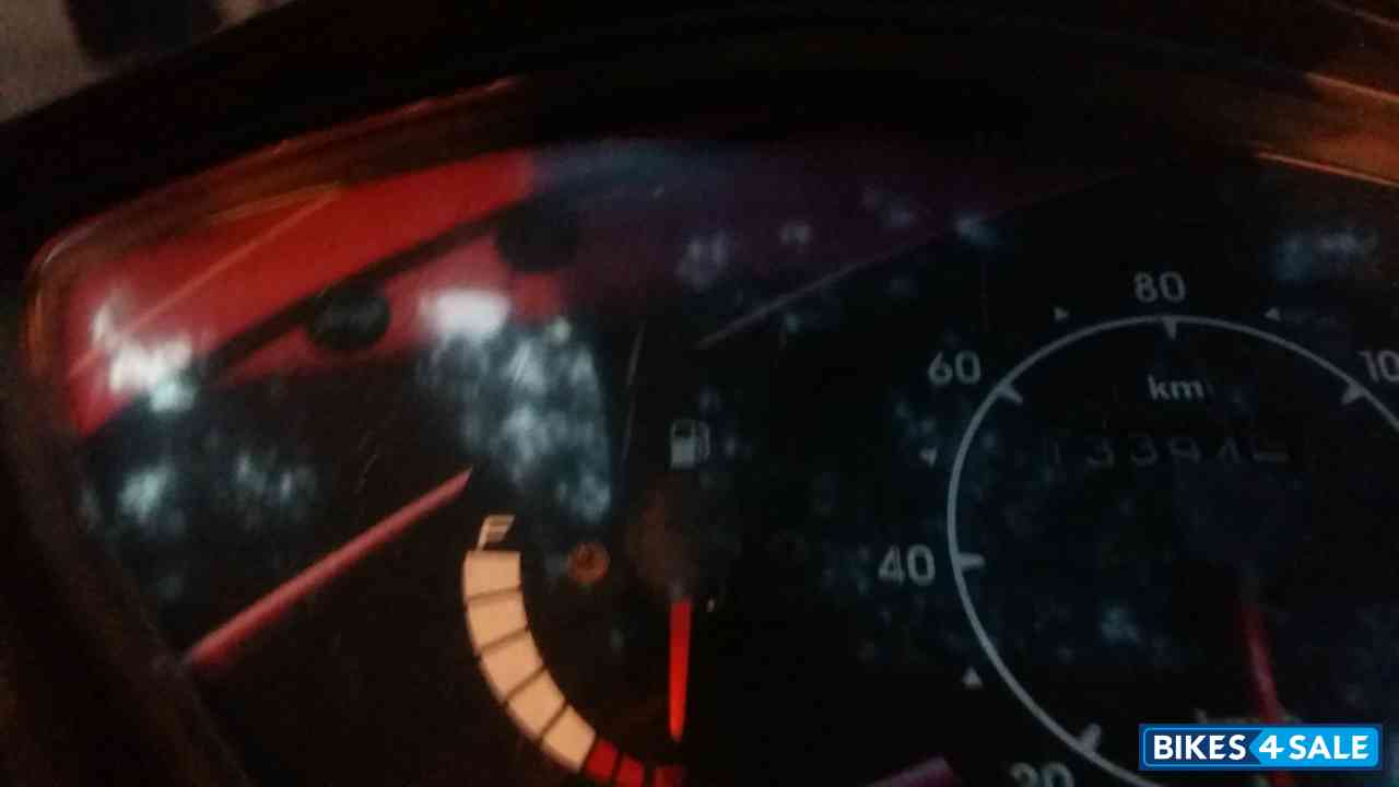 Marun TVS Scooty Streak