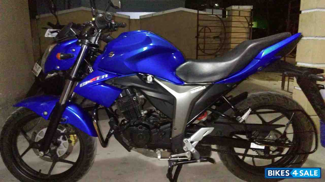 Blue Suzuki Gixxer 150