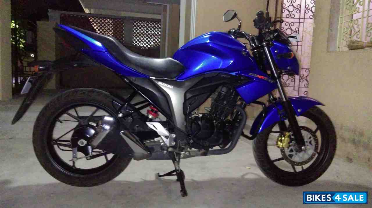 Blue Suzuki Gixxer 150
