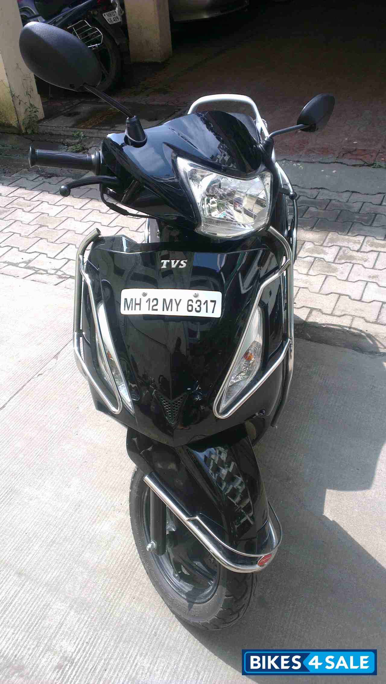 Black TVS Jupiter Black TVS Jupiter