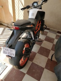 White And Black KTM Duke 390