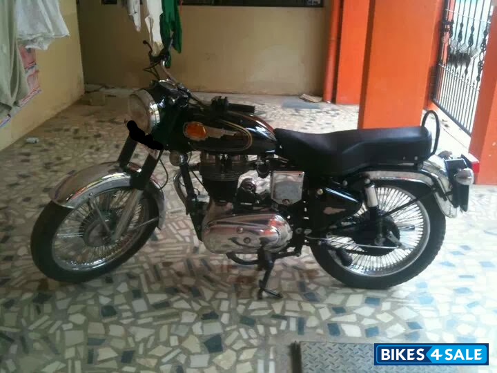 Black Royal Enfield Bullet Standard 350