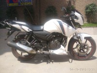 White TVS Apache RTR 160