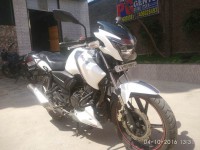 White TVS Apache RTR 160