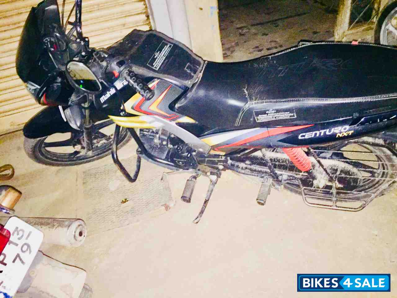 Black Mahindra Centuro NXT Black Mahindra Centuro NXT